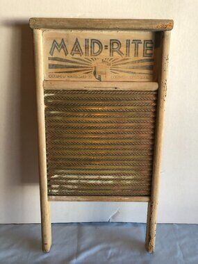 VINTAGE MAID RITE Columbus Washboard Standard Family Size